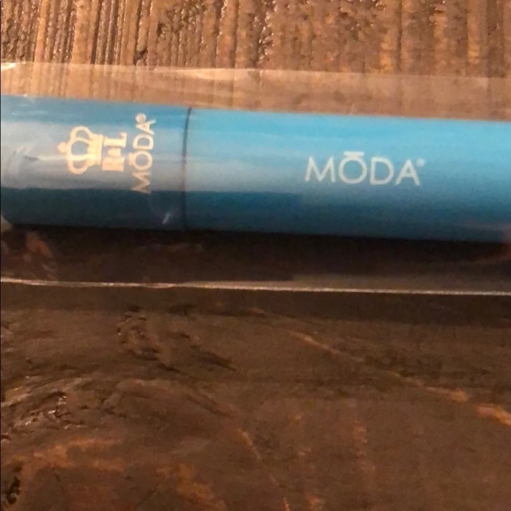 Moda Angle Blush‎ Makeup Brush - NEW